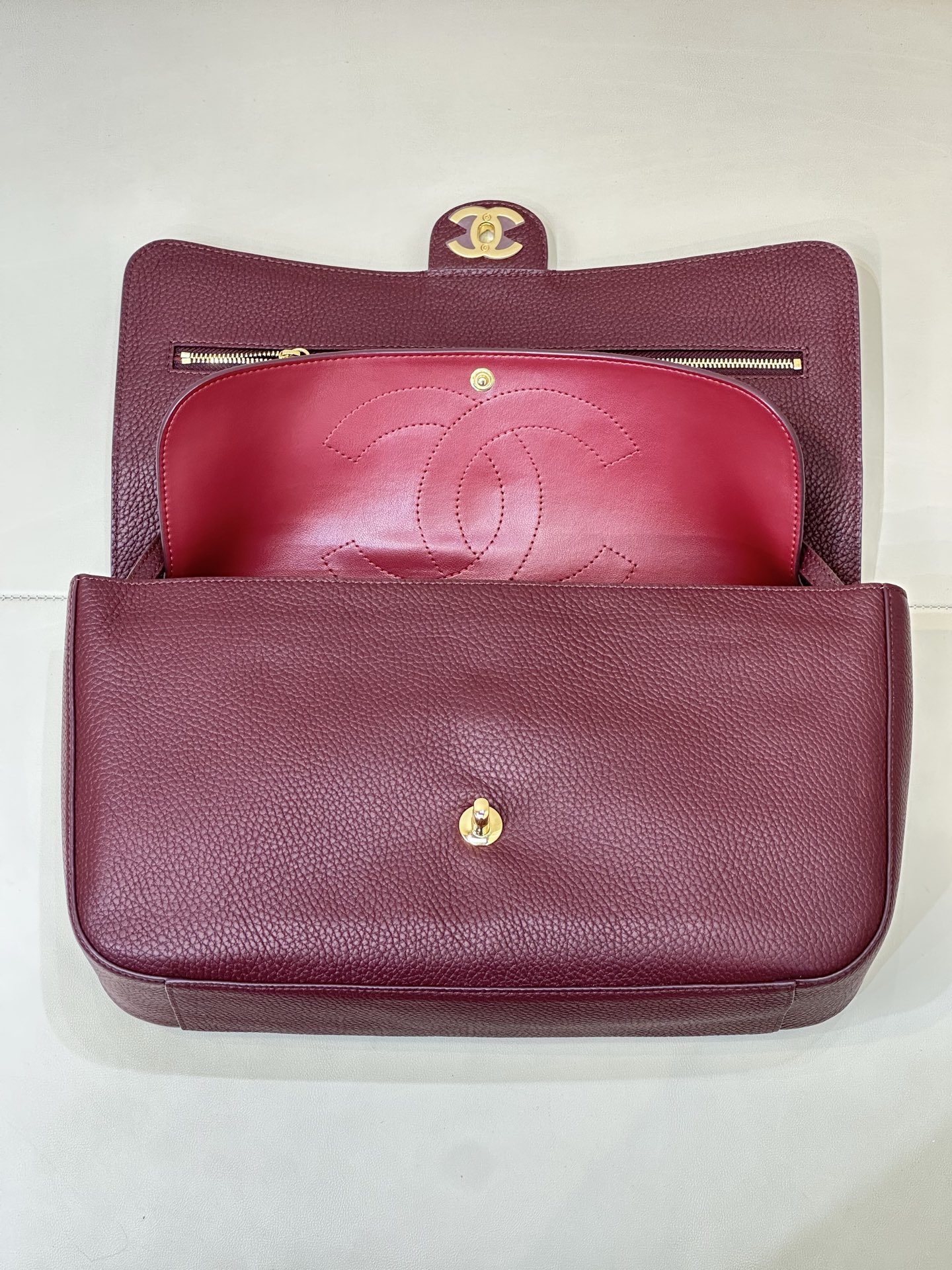 Cha*nel Grained Calfskin Small Souplissimo Maxi Flap-32CM