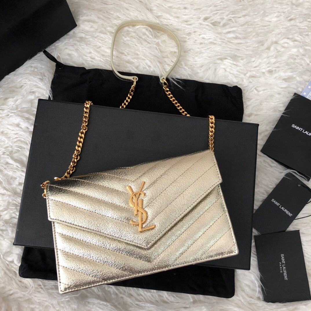Y51 Gold Chevron Quilted Textured Leather -19x4x11CM