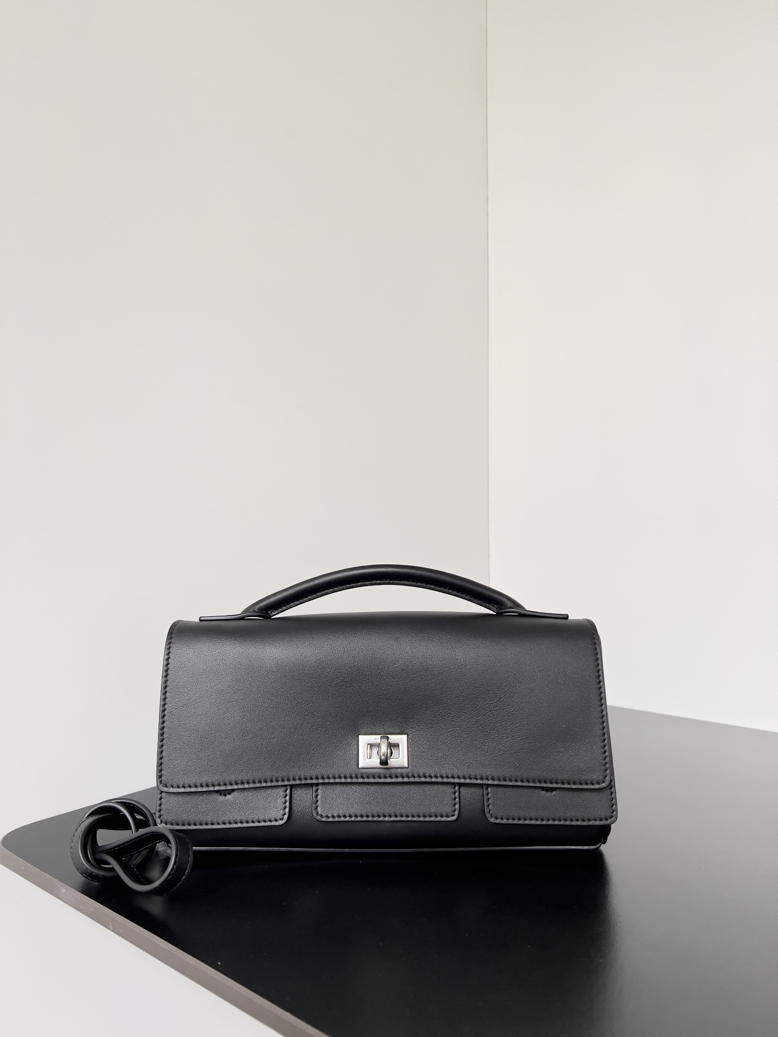 Balenciag Women's Bel Air Small Clutch On Strap in Black-27*5*14CM