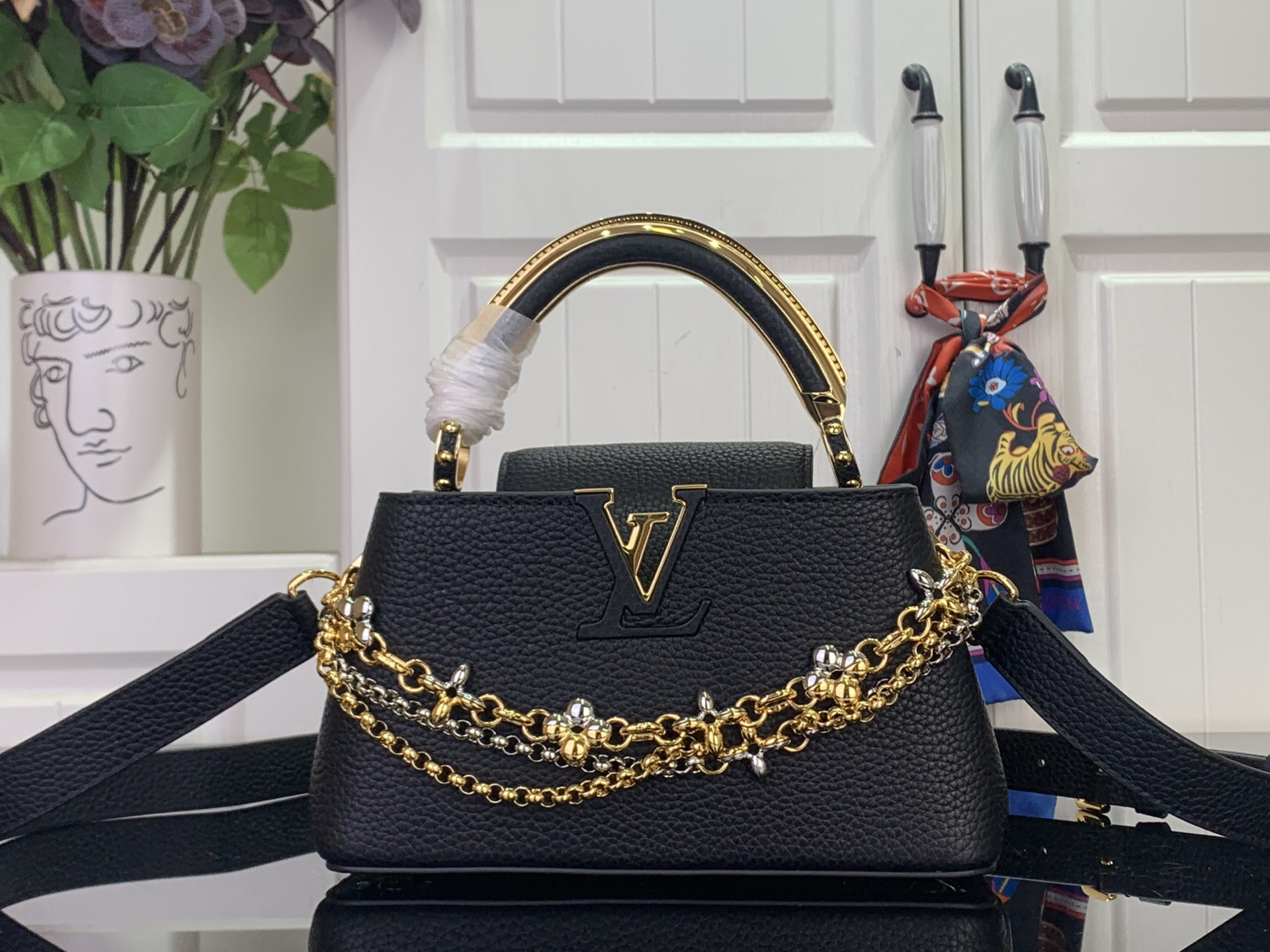 L0vis Vvtt0n Sac Capucines East West Mini -22x12x8CM