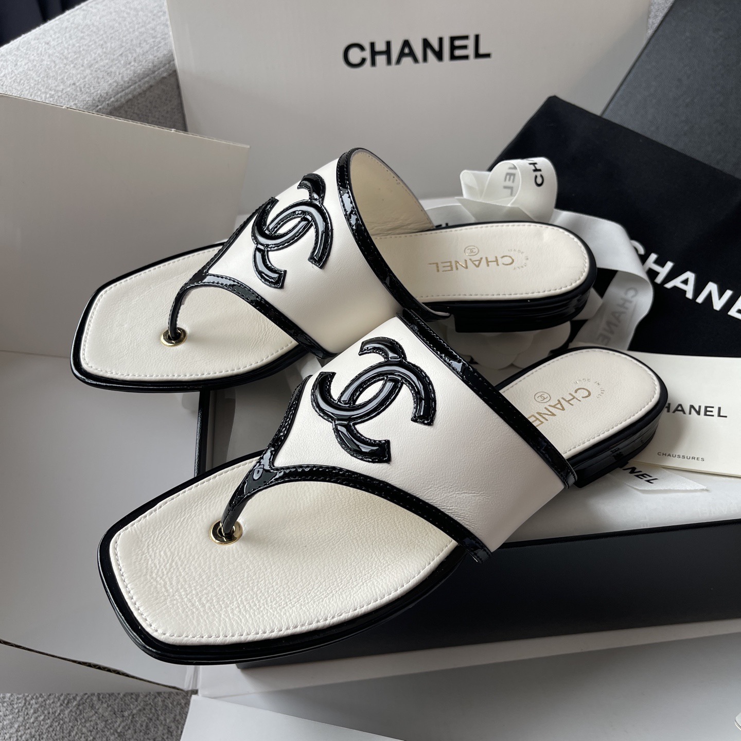 Ch@nel Lambskin Patent Calfskin CC Thong Sandals