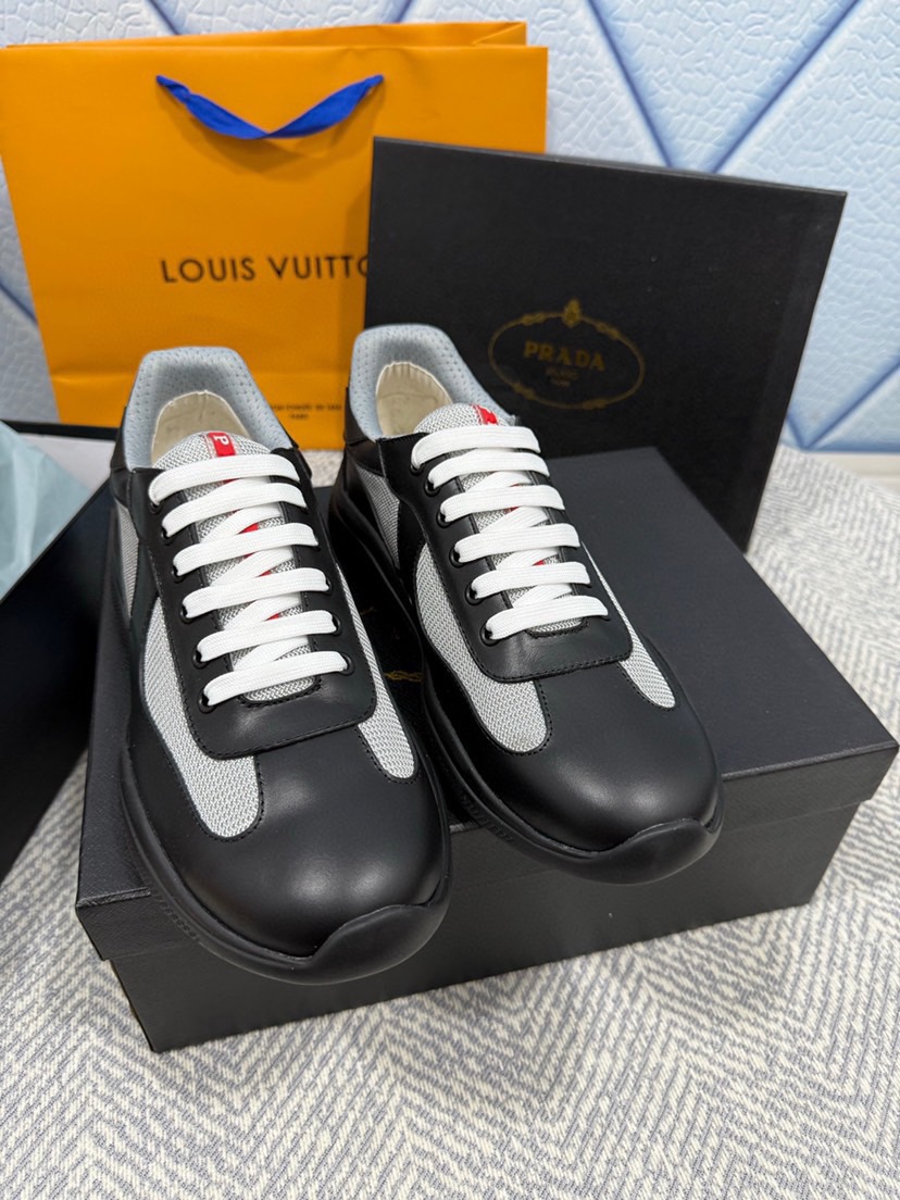 Pra*a Sneakers