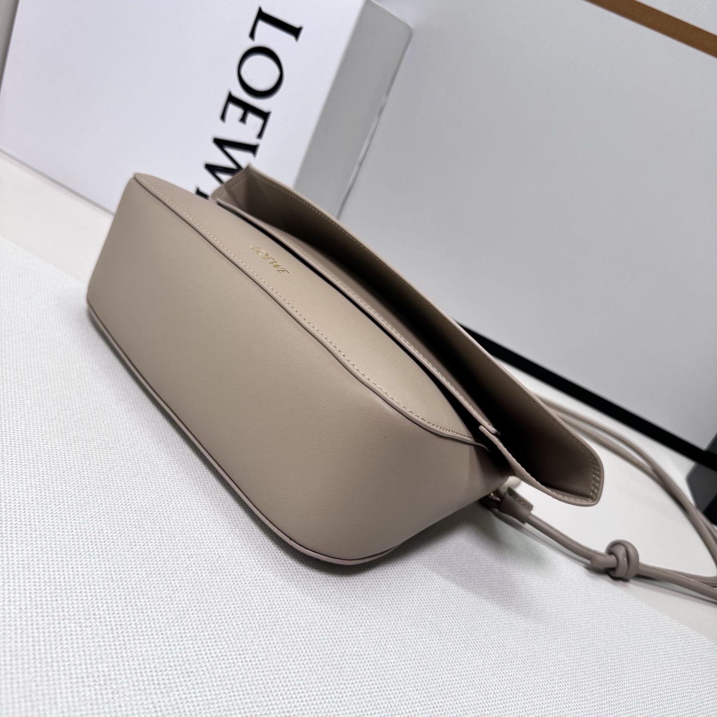 Lowee Ola Chain-Link Shoulder Bag-26*18*13CM