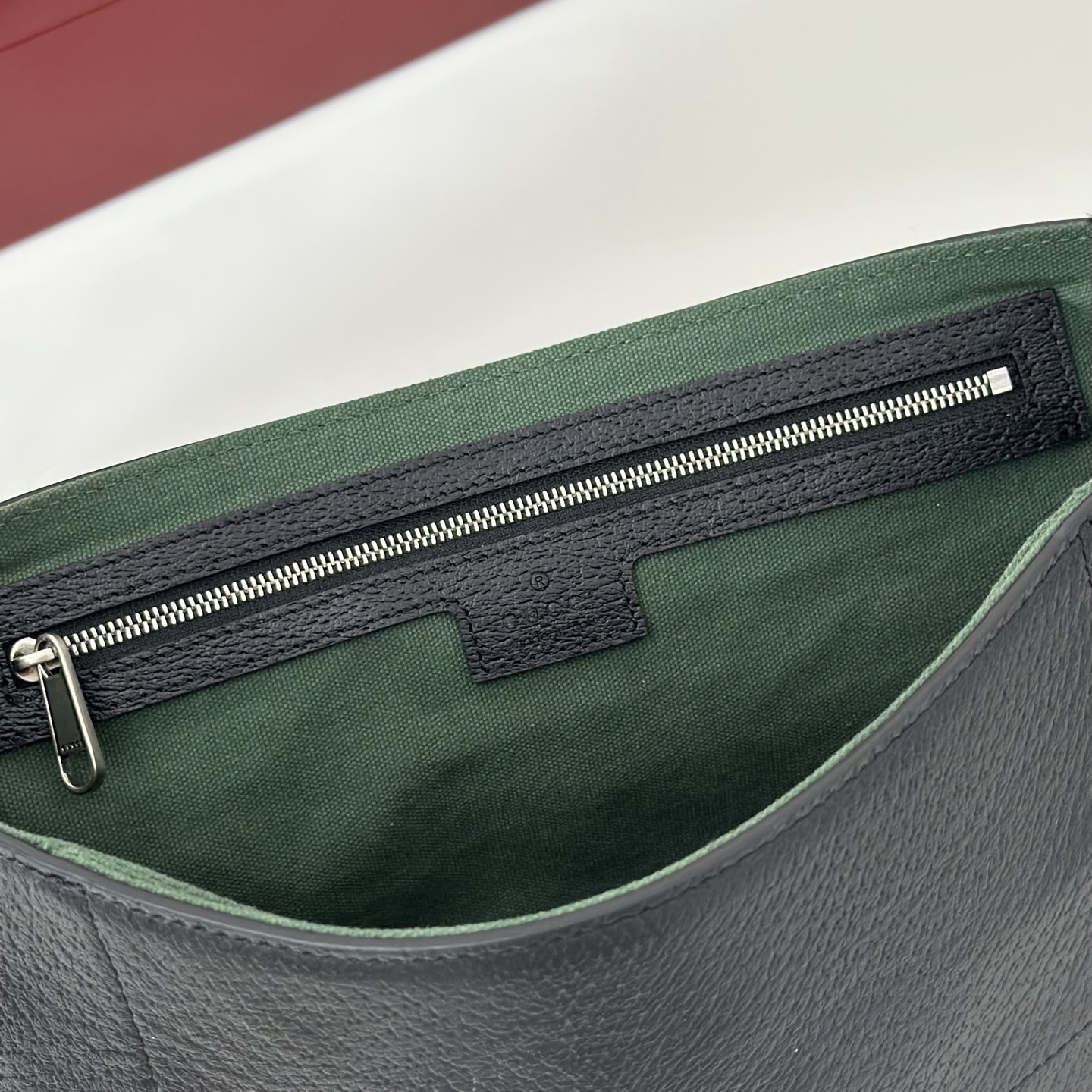 Gv*c*i Ophidia Medium Messenger Bag In Black Soft Leather-29.5*20*8CM