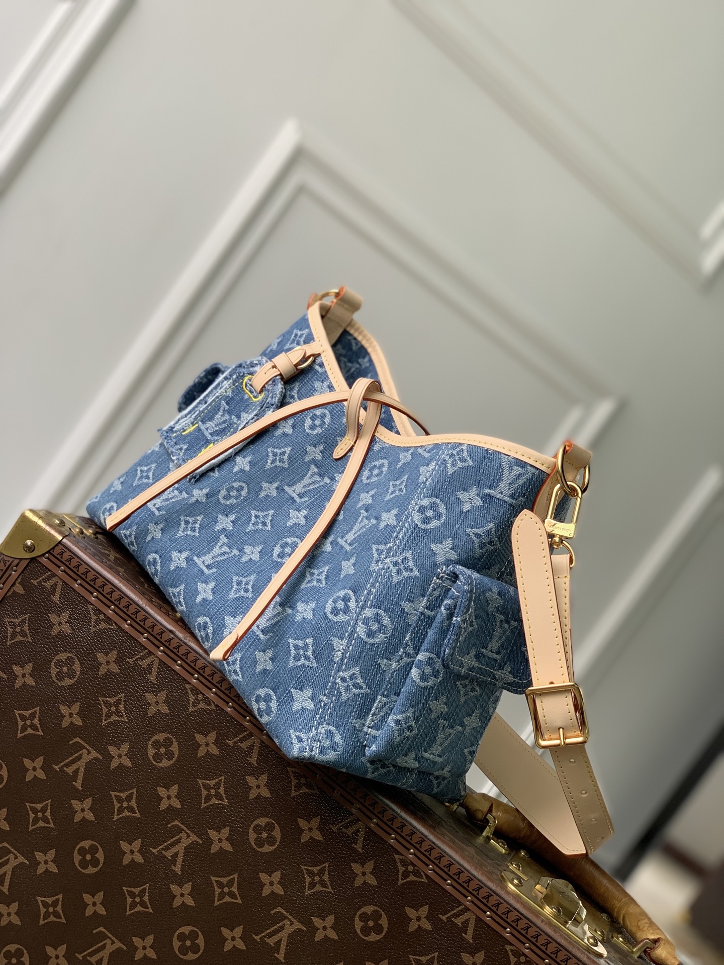L0vis Vvtt0n Carryall Cargo PM Monogram Denim-33.5 x 23 x 15CM