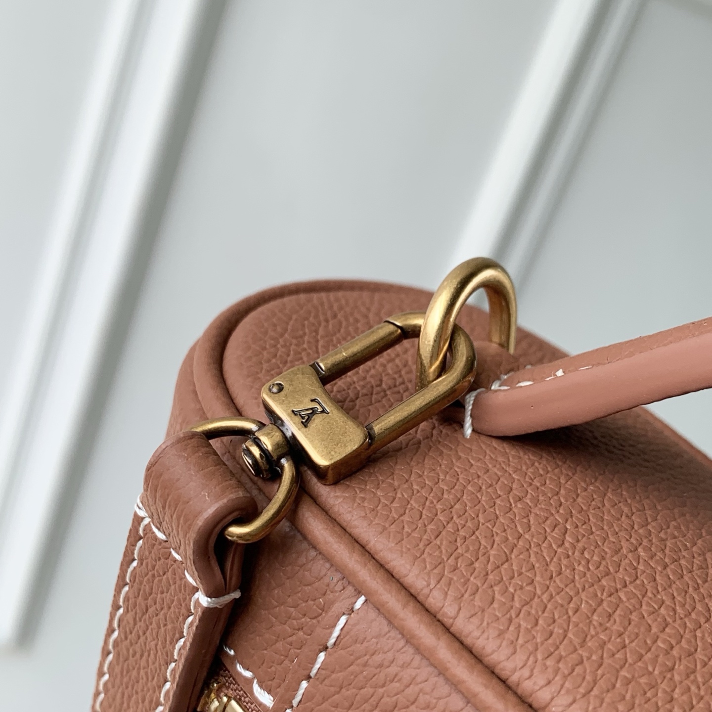 L0vis Vvtt0n Low Key Vanity Pouch-M27505-19 x 12 x 5.5CM