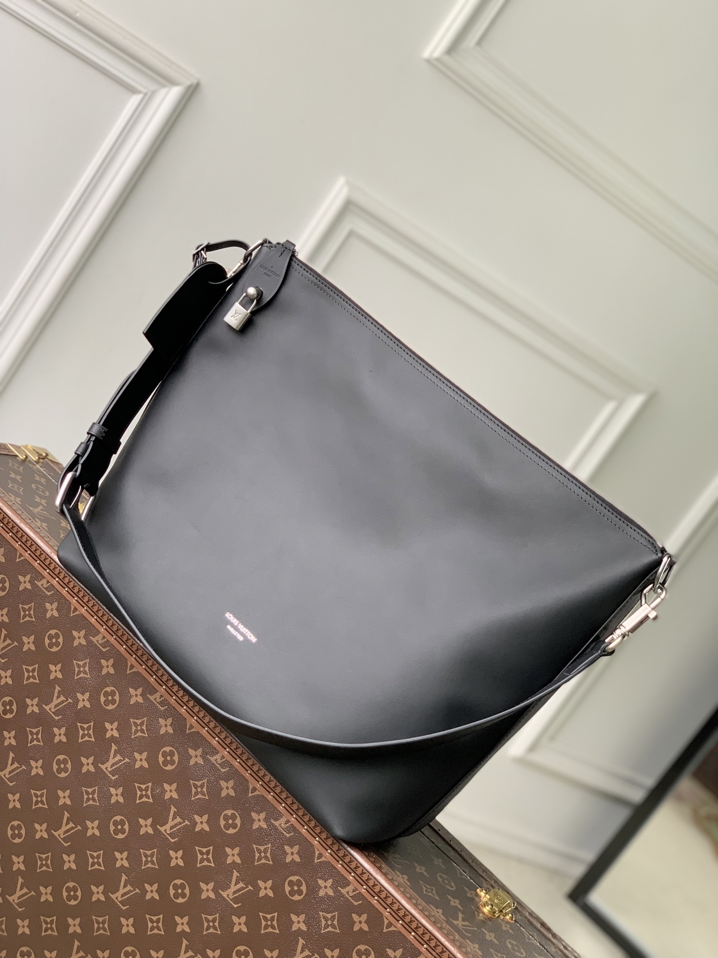 L0vis Vvtt0n Vagabond Hobo-M28392-48 x 38 x 14CM