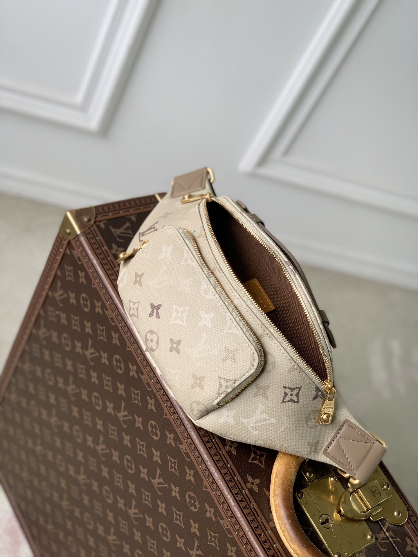 L0vis Vvtt0n Rush Bum Bag-M28619-30*15*8CM