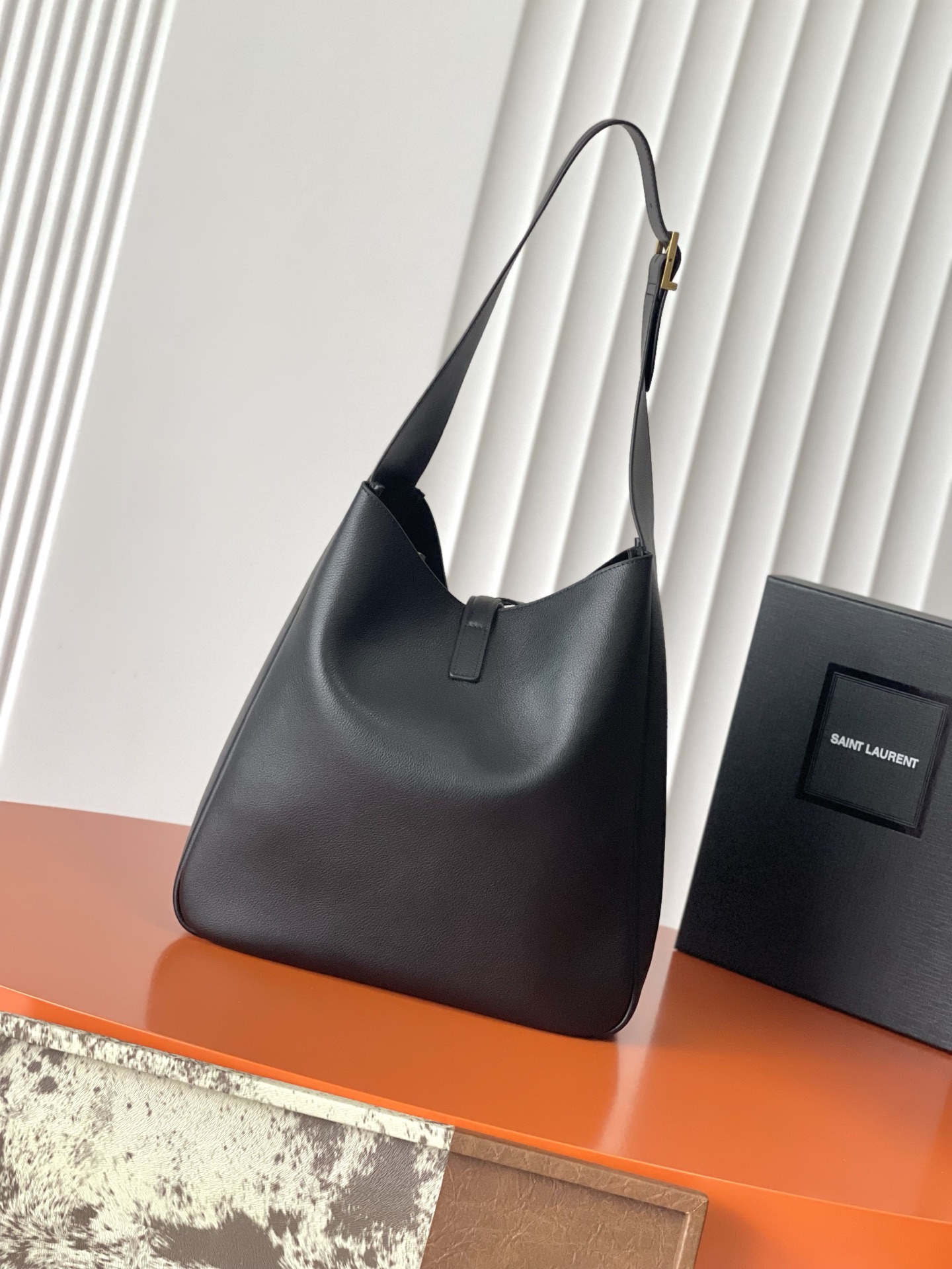 Y51 Hobo Bag-30x31x13CM
