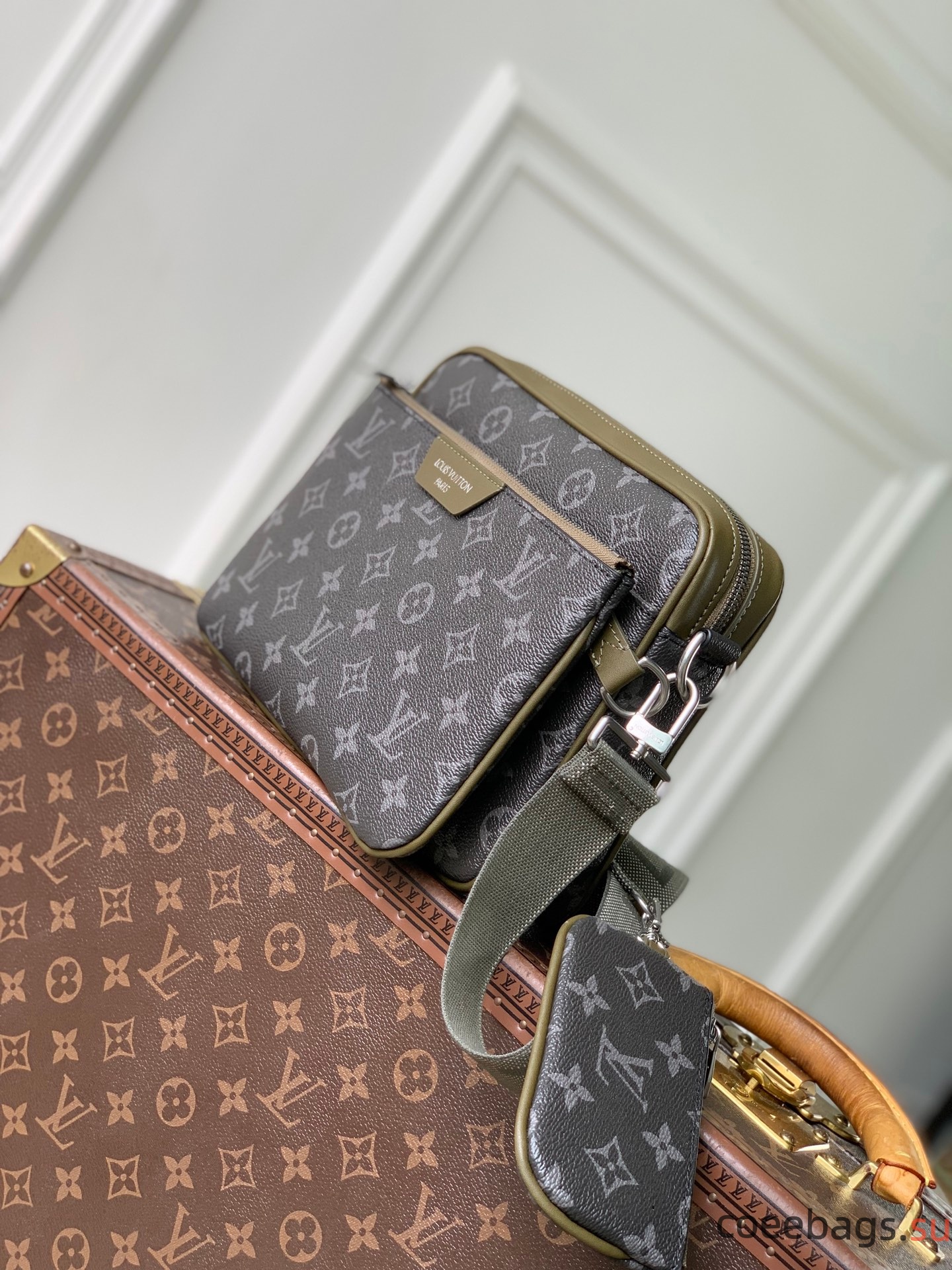 L0vis Vvtt0n Trio Messenger Bag -M28628-25 x 18.5 x 7CM
