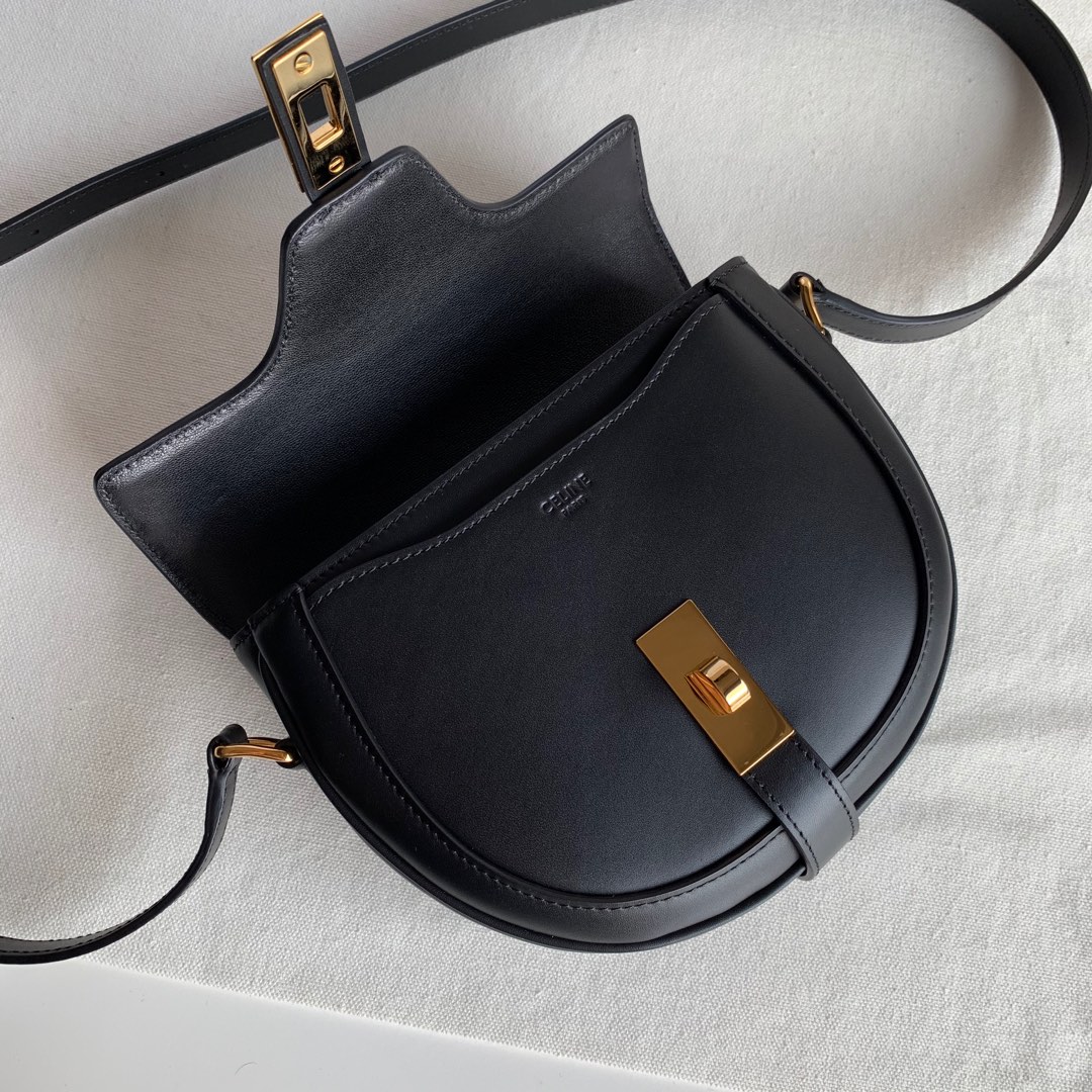 Celin Besace 16 Bag in Natural Calfskin -19*17*6CM