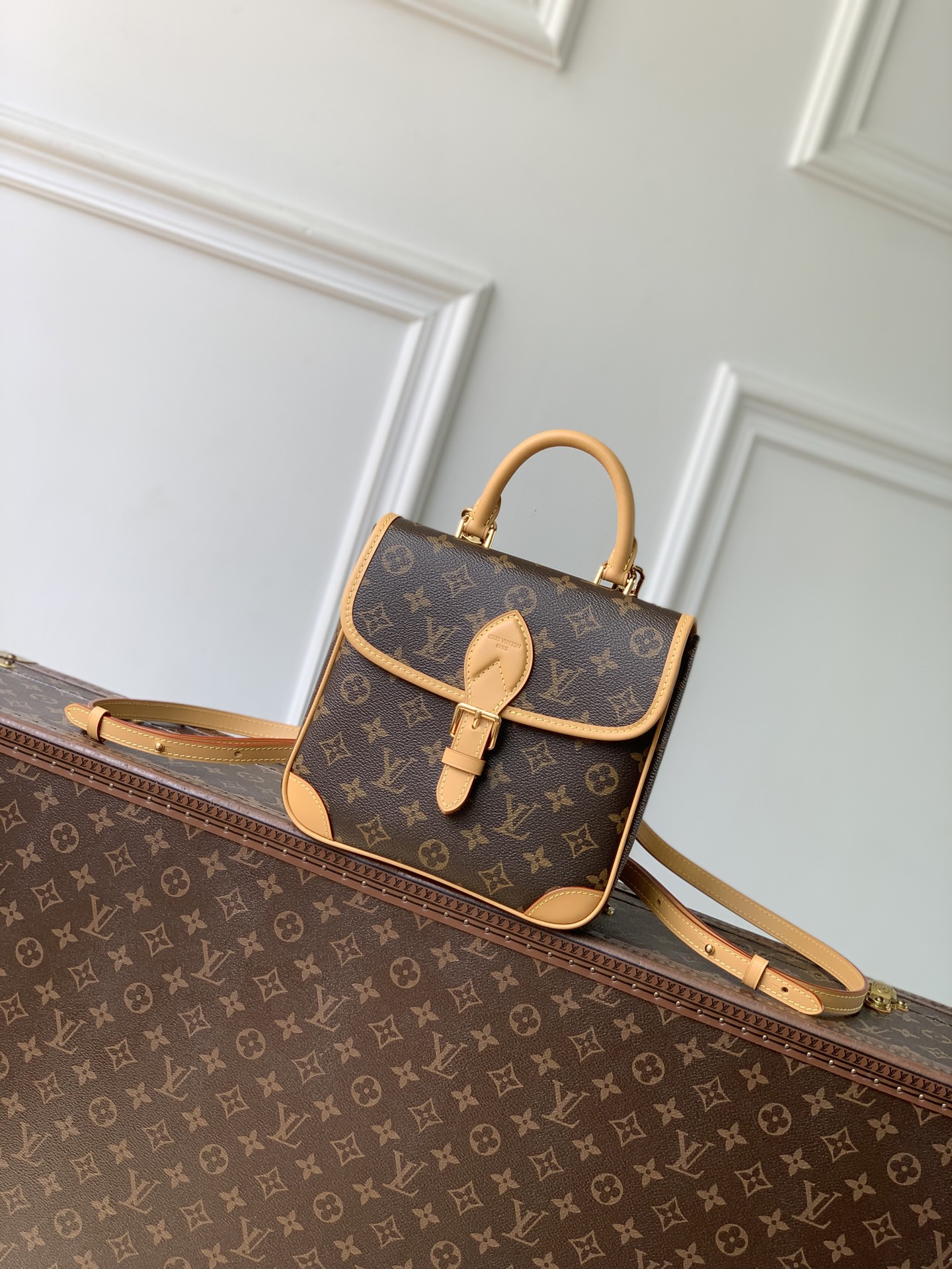 Lou*is Vvtt0n Diane Backpack PM Monogram - Handbags-21 x 21.5 x 9CM