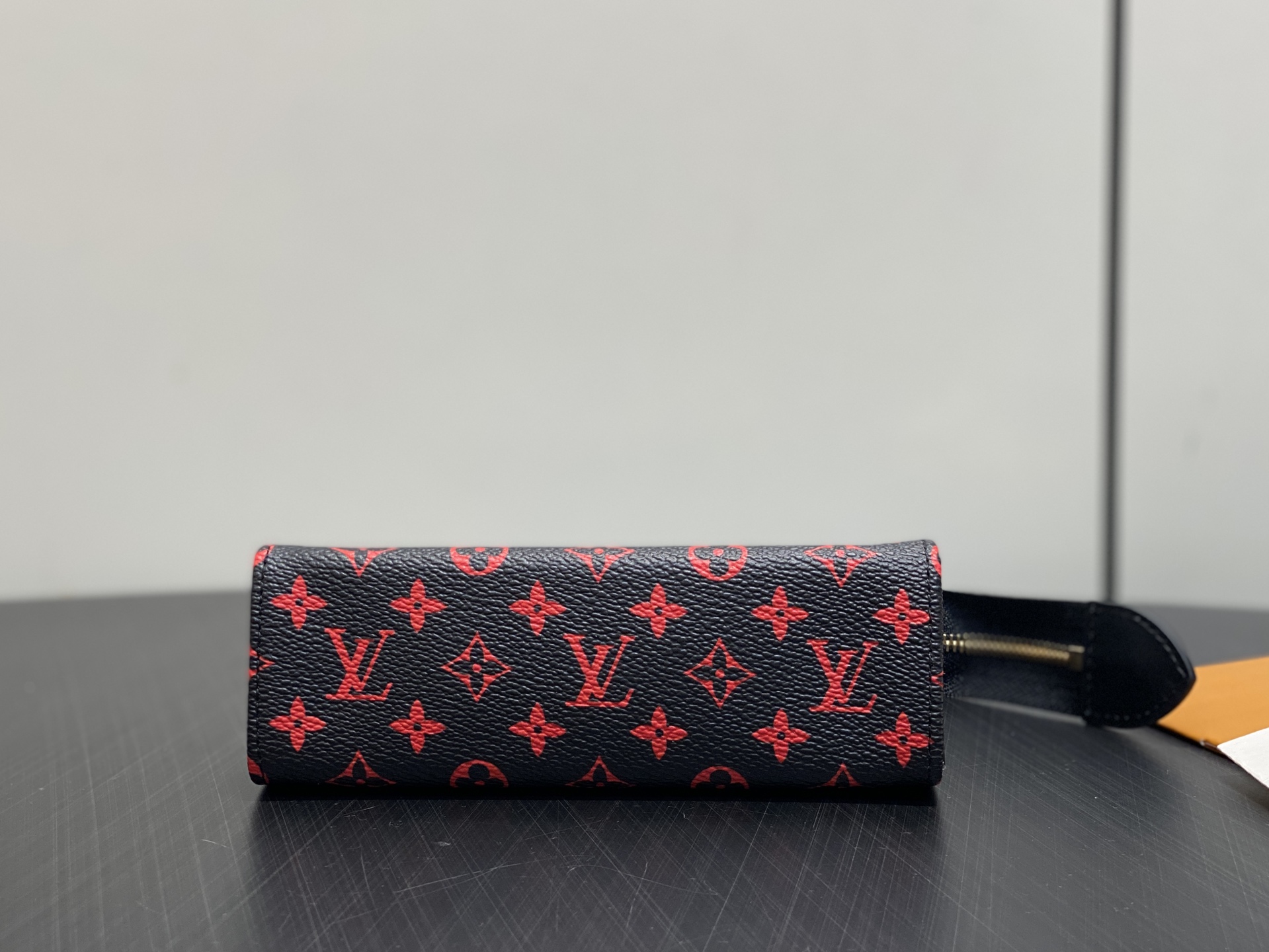 L0vis Vvtt0n Toiletry Pouch -15*10*4.5CM