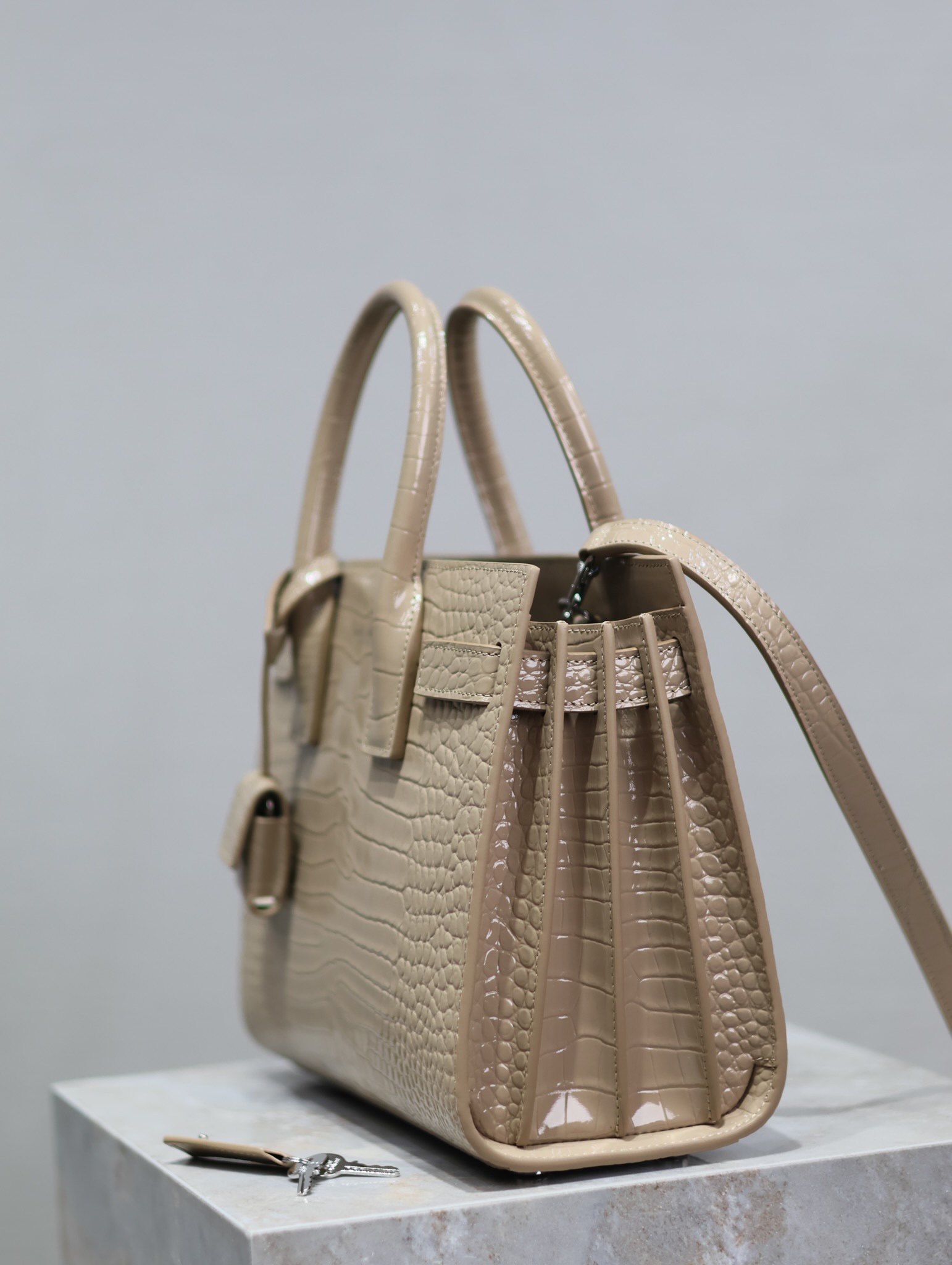 Y51 Sac De Jour-22x18x10.5&26x20.5x12.5CM