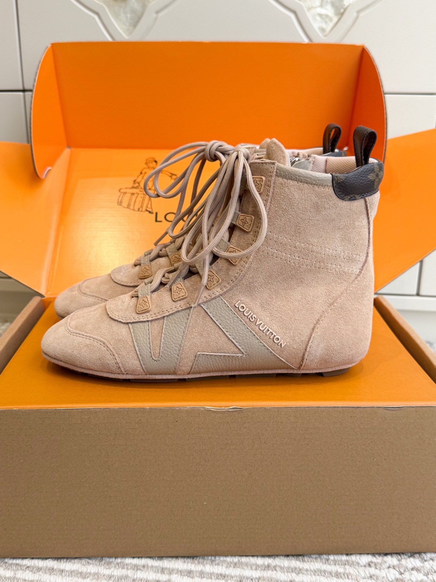 Loui*s Vvtt0n Sneakerina Ankle Boot (EU35-41)