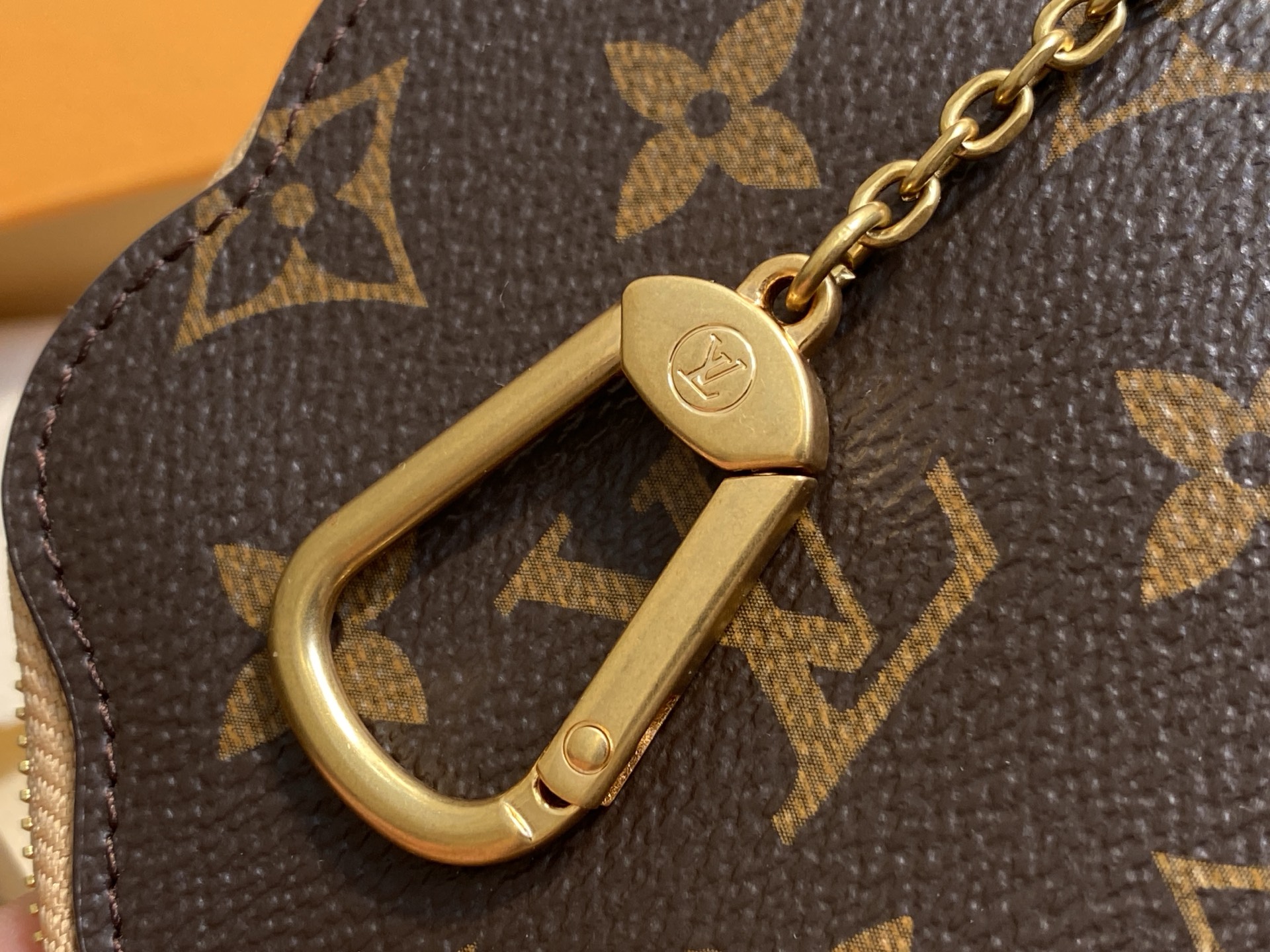 L0vis Vuitto*n Paw Coin Pouch Other Leathers -15*10*4.5CM