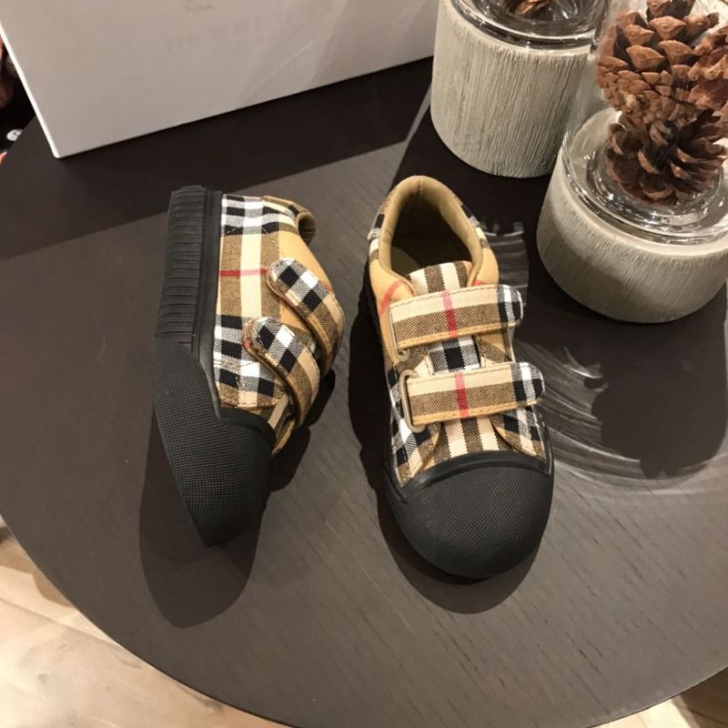 B**rry kid sneaker