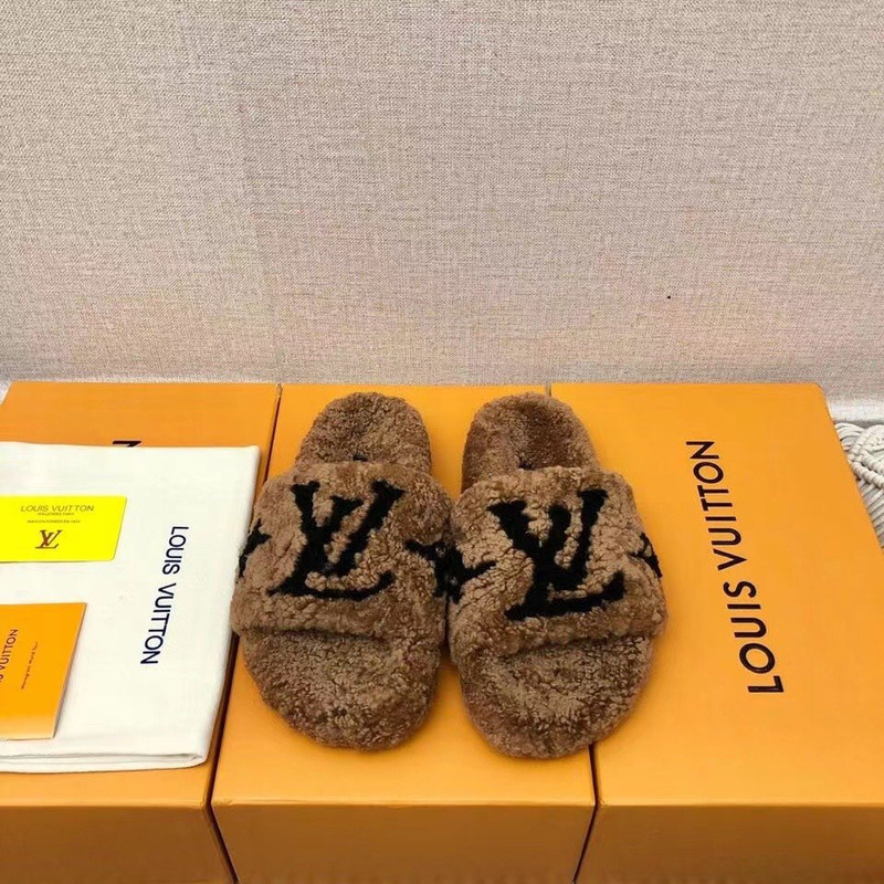 LV  Magnetic Slippers Brown