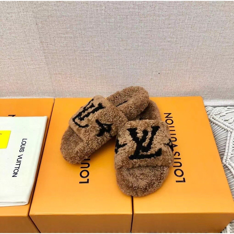 LV  Magnetic Slippers Brown