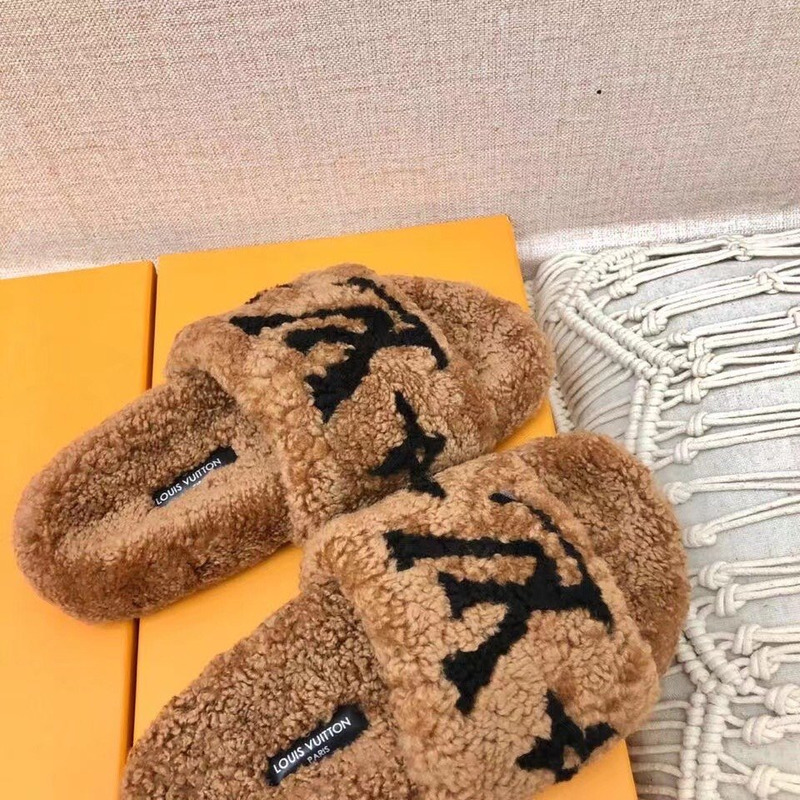LV  Magnetic Slippers Brown