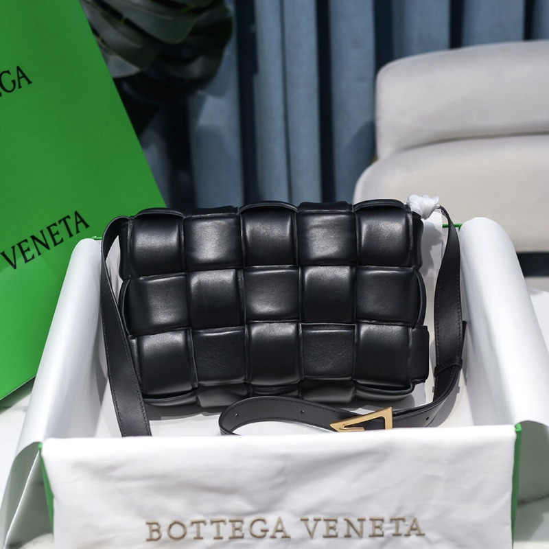 Bo*te*ga ve*ne*ta padded cassette leather shoulder bag black