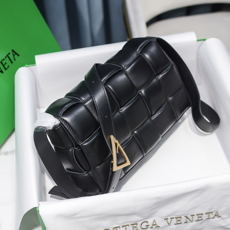 Bo*te*ga ve*ne*ta padded cassette leather shoulder bag black