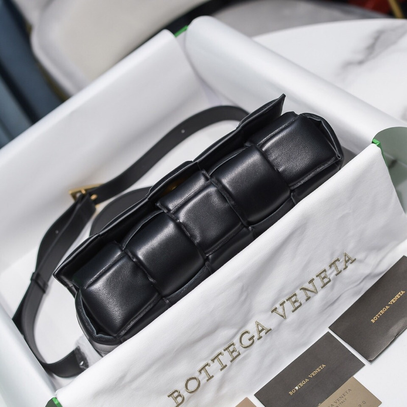 Bo*te*ga ve*ne*ta padded cassette leather shoulder bag black