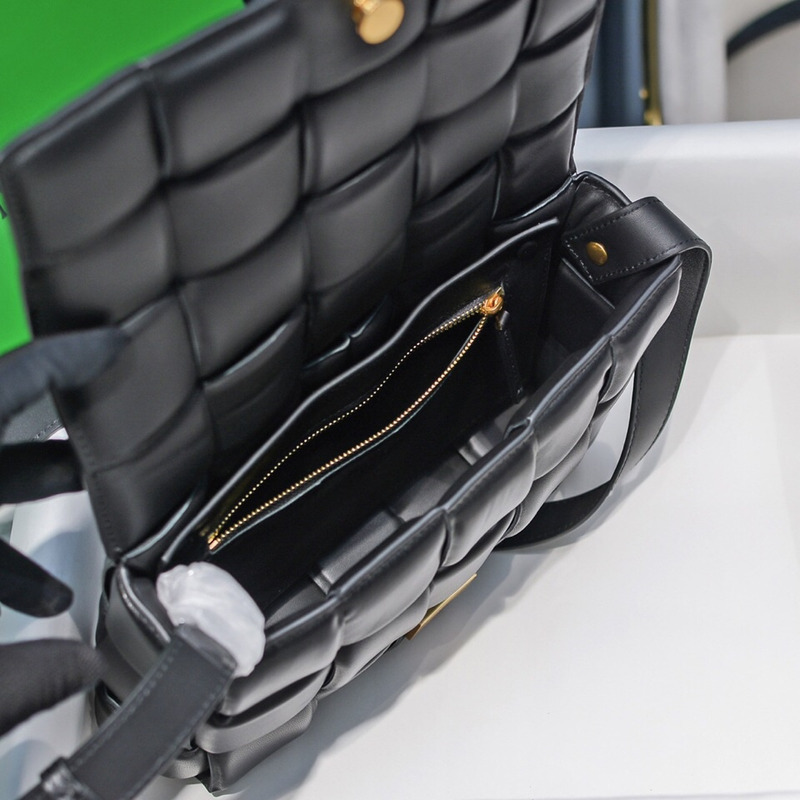Bo*te*ga ve*ne*ta padded cassette leather shoulder bag black