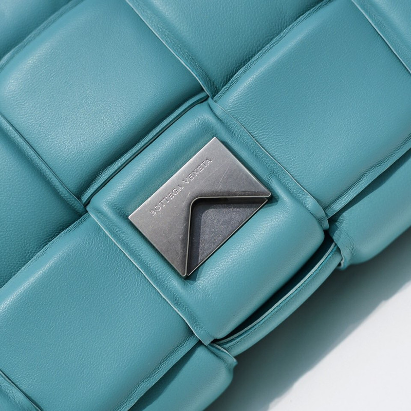 Bo*te*ga ve*ne*ta padded cassette leather shoulder bag lake blue