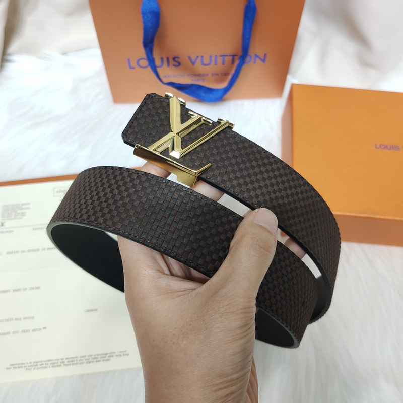 LV INITIALES 40MM BLACK LEATHER GOLD LV