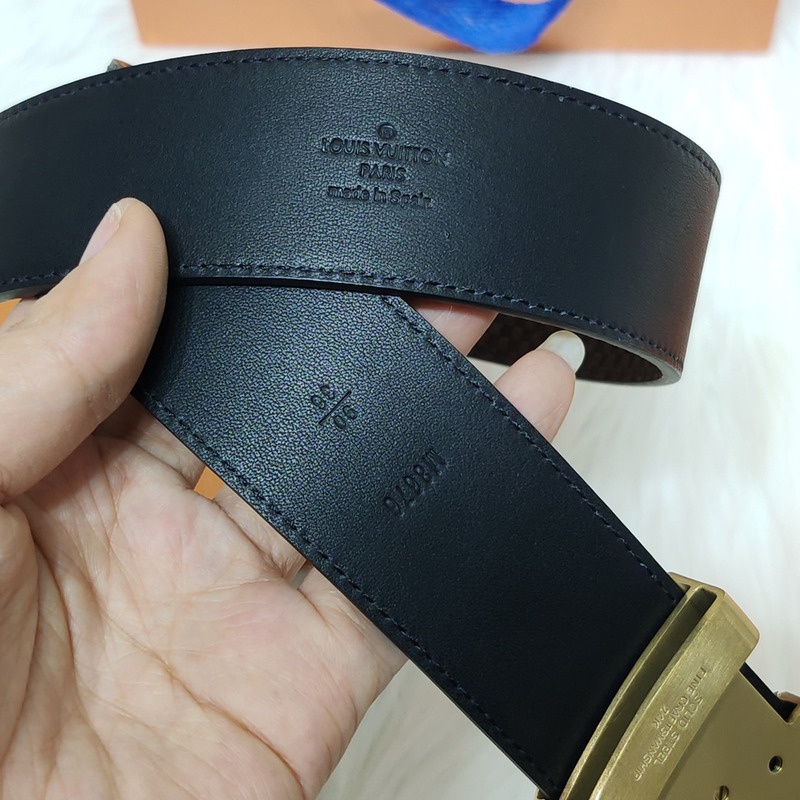 LV INITIALES 40MM BLACK LEATHER GOLD LV