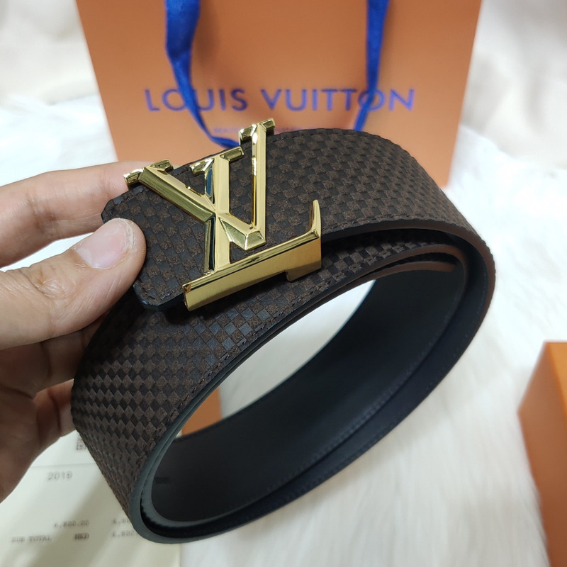 LV INITIALES 40MM BLACK LEATHER GOLD LV