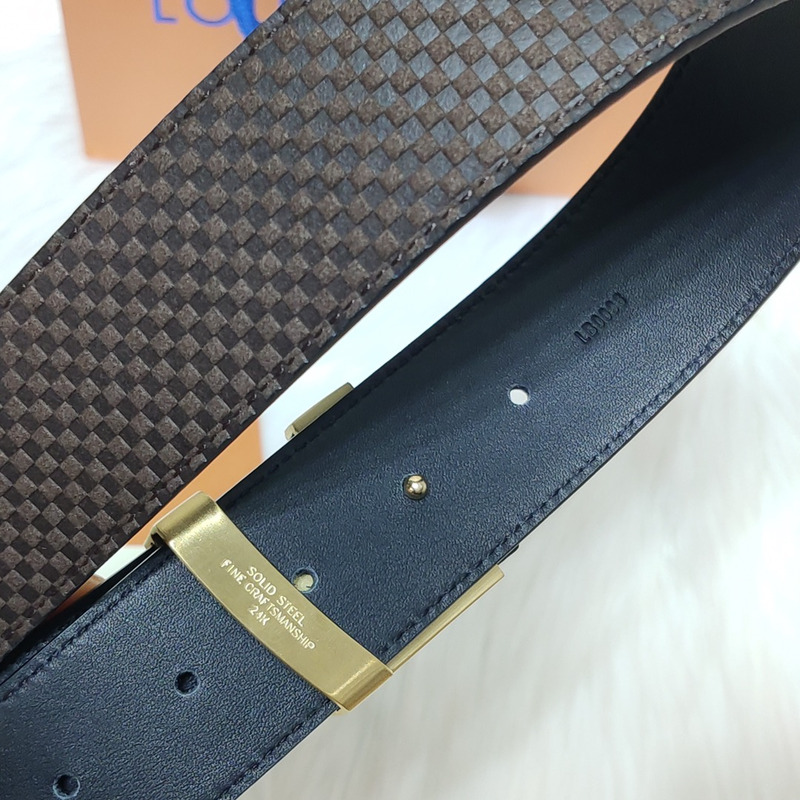 LV INITIALES 40MM BLACK LEATHER GOLD LV