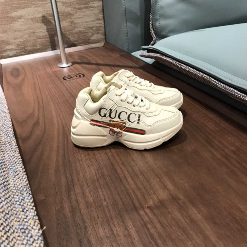 G*u*i x kai (exo) kids sneaker