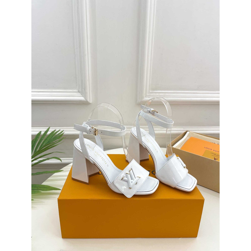l**is V*t*n shake sandal white