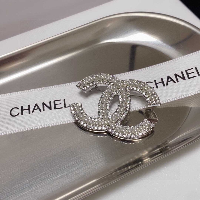 Ch*el cc pearl brooch
