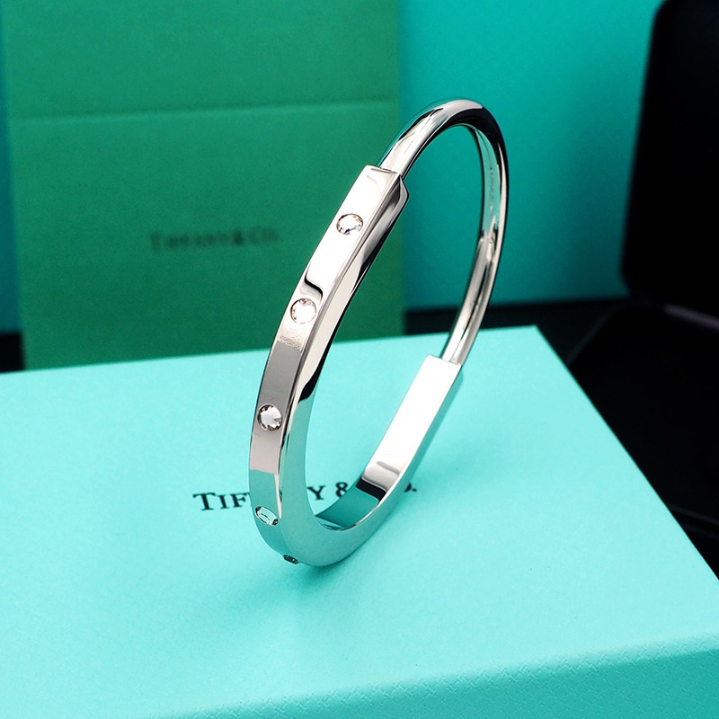 T*f*ny bracelt for women silver