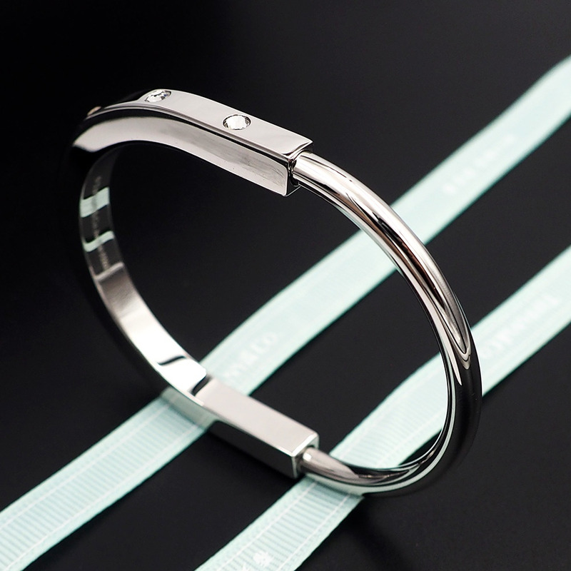 T*f*ny bracelt for women silver
