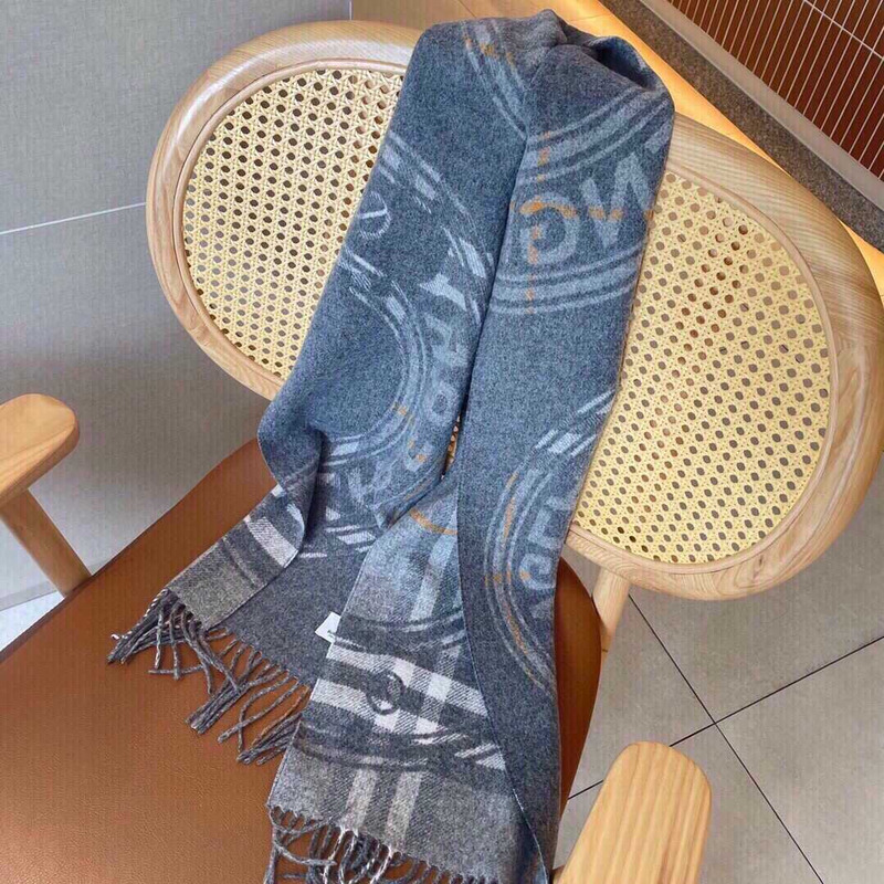 B**rry inverness check scarf gray and pink
