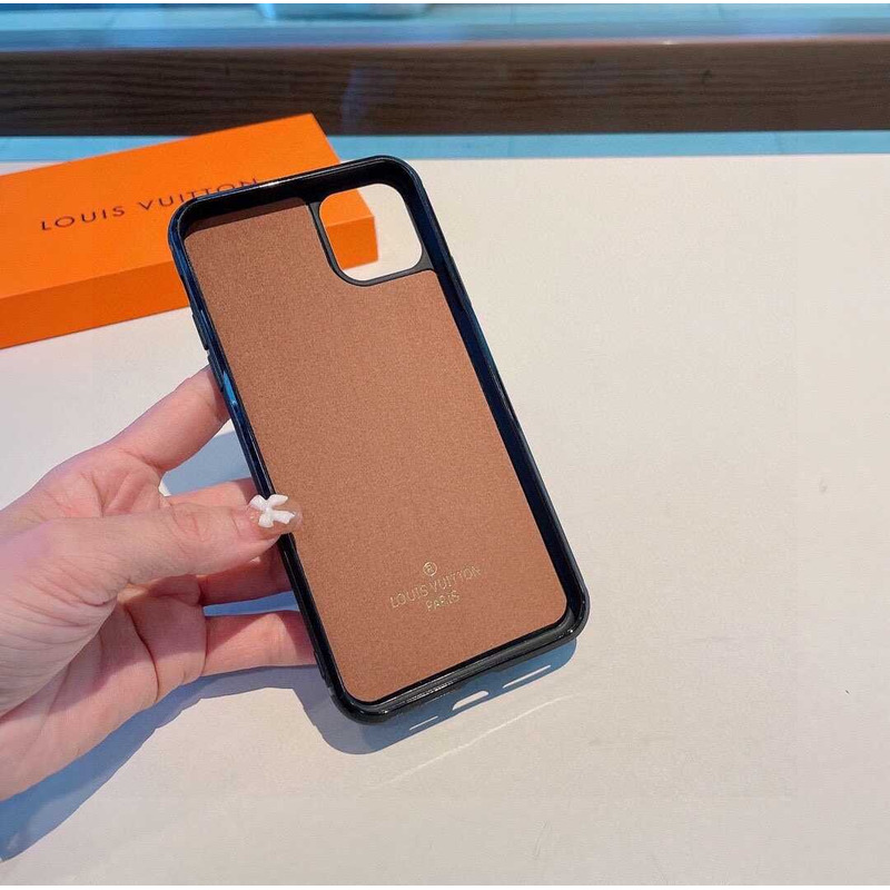 l**is V*t*n lv phone case black