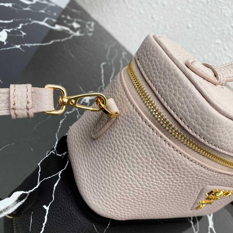 Pra*a re-edition 2005 shoulder bag nylon mint pink