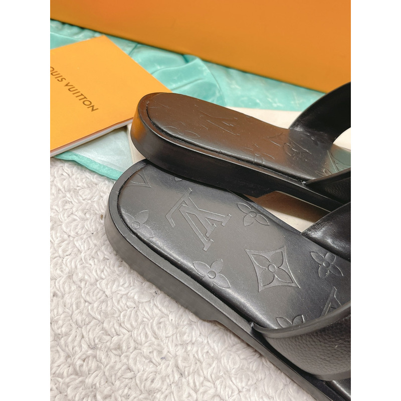 l**is V*t*n lv oasis mule sandal in black