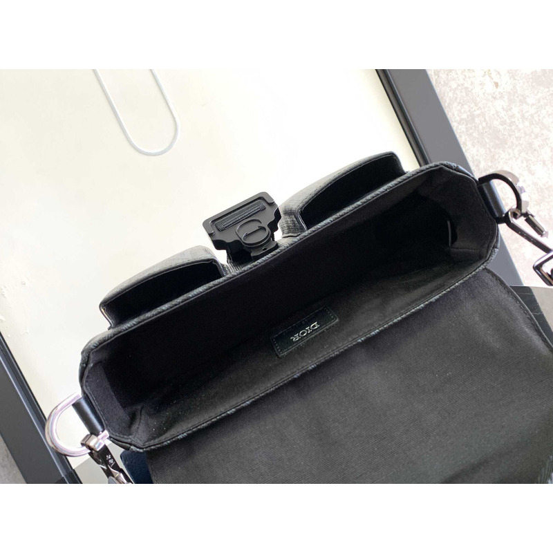 D*or hit the road bag with strap black cd diamond canvas