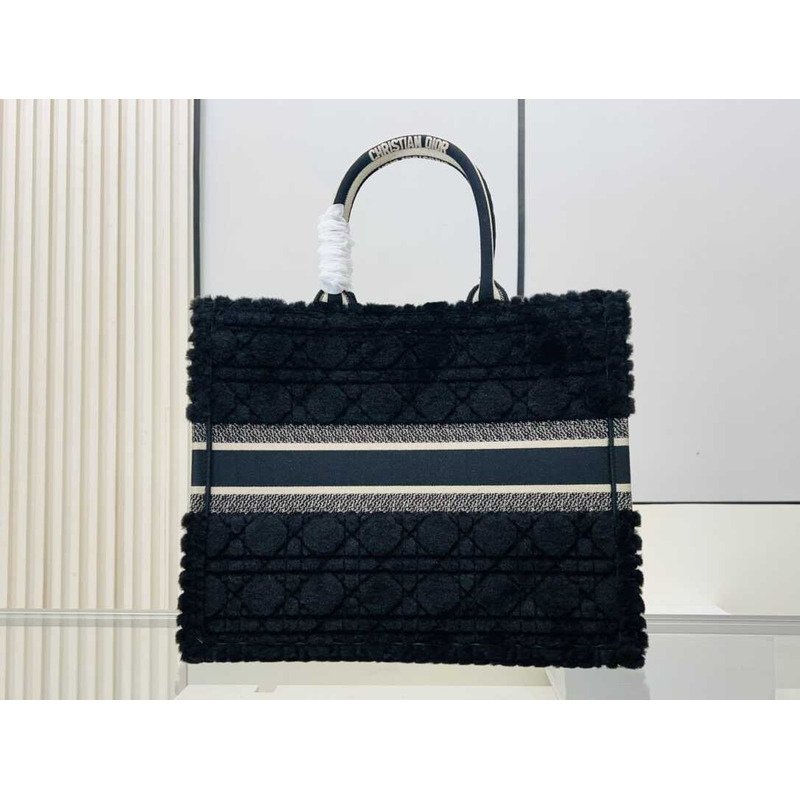 D*or small D*or book tote latte cannage shearling black