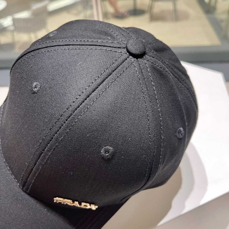 Pra*a baseball cap in black