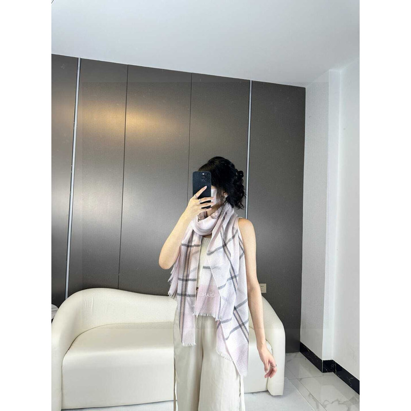 Ch*el cashmere scarf pink