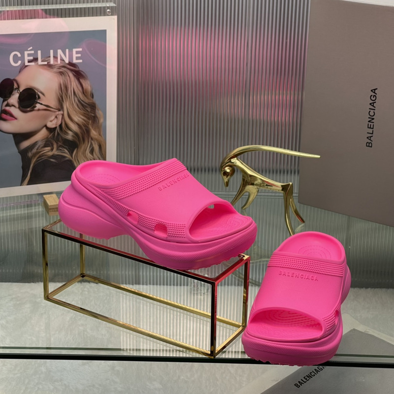 Ba*len*cia*ga x crocs pool slide hot pink