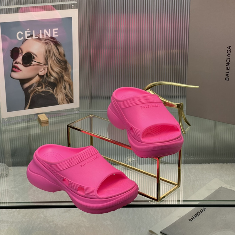 Ba*len*cia*ga x crocs pool slide hot pink