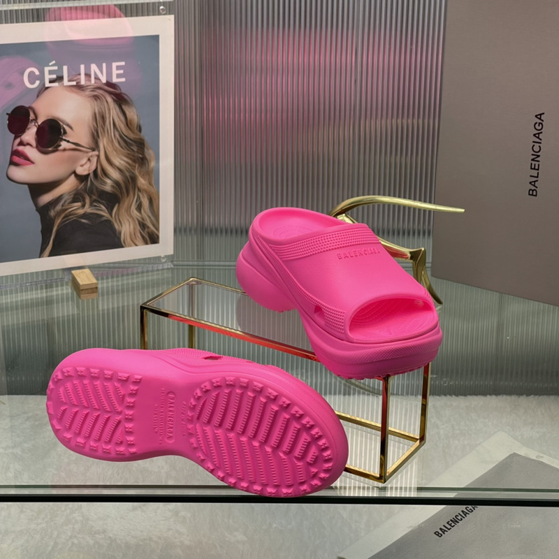 Ba*len*cia*ga x crocs pool slide hot pink