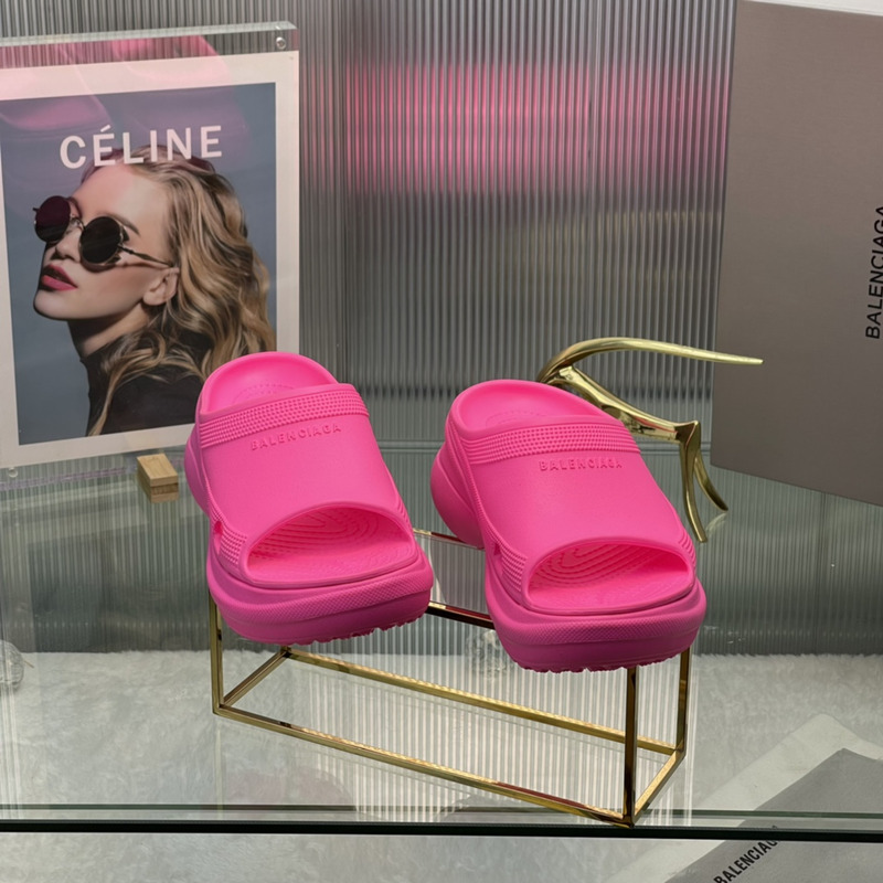 Ba*len*cia*ga x crocs pool slide hot pink